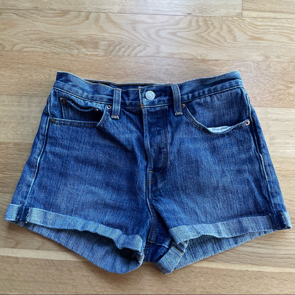 Levi's High Waisted Shorts Size 27